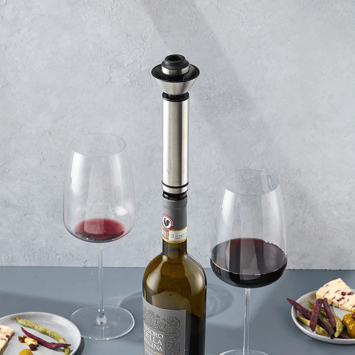 Rabbit Vacuum Wine Pump with 2 Stoppers