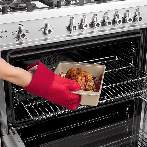 New OXO Good Grips Red Silicone - Set of 4 Oven Mitts and Pot Holders